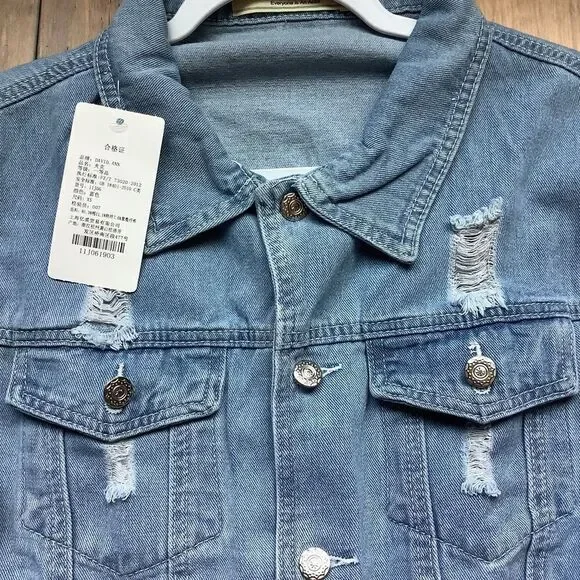 NWT David.Ann‎ Distressed Denim Jacket ❤️🤩😎 - Picture 2 of 7